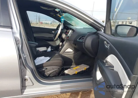 2015 Dodge Dart Sxt z USA, uszkodzony, nr VIN 1C3CDFBB2FD267973